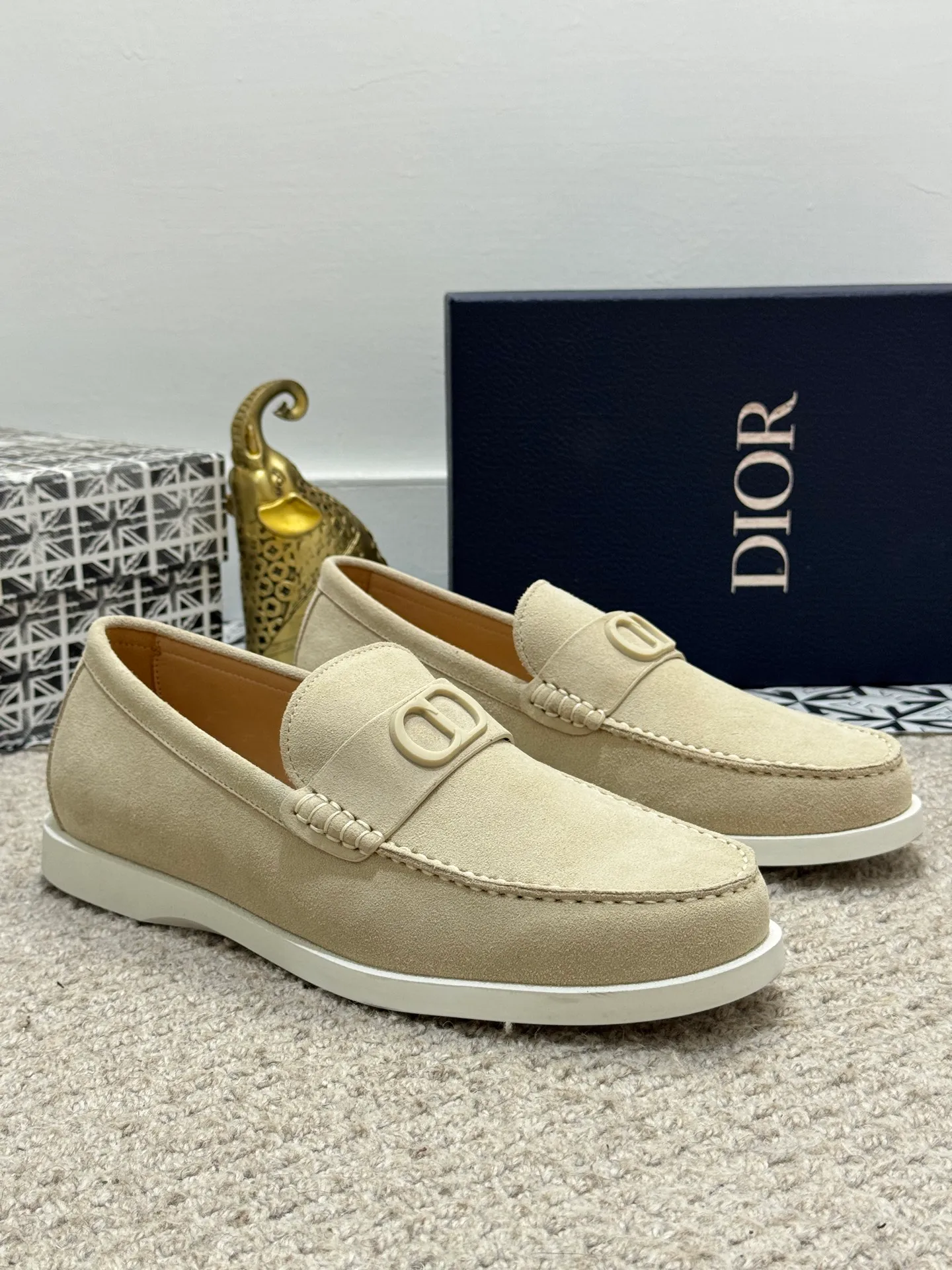 Men's men's shoes 💰480 [New style] 🍺🍺Dior men's casual shoes - a high version of the original one-to-one replica. It is a casual dress shoe. Crafted from luxuriously soft navy suede❤️‍🔥Cow leather lining💘Oblique printed panels on the upper. The lightweight white rubber sole adds sophistication, with an Oblique pattern engraved on the outsole and branding on the back. Size: 38-44 (45, 46 customized